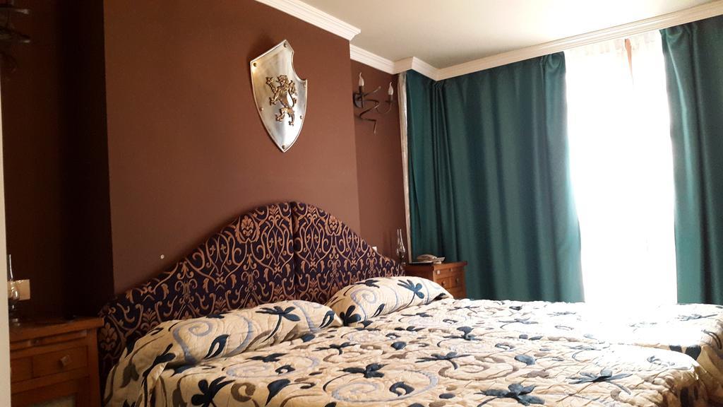 Hostal Medievo Монфорте-де-Лемос Номер фото