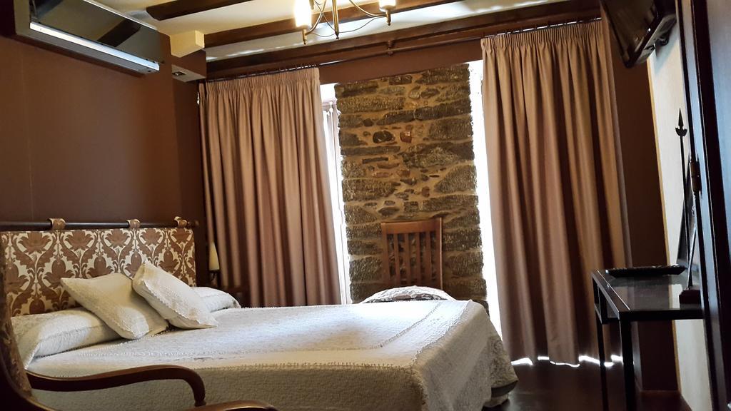 Hostal Medievo Монфорте-де-Лемос Номер фото